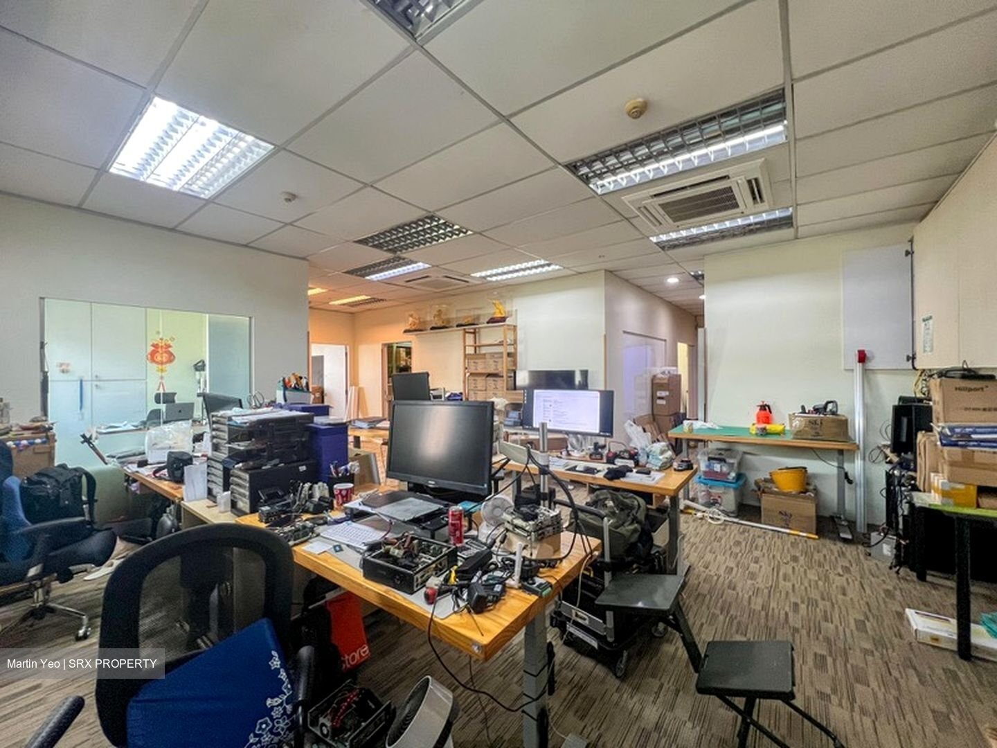 Redhill Forum (D3), Factory #457578201